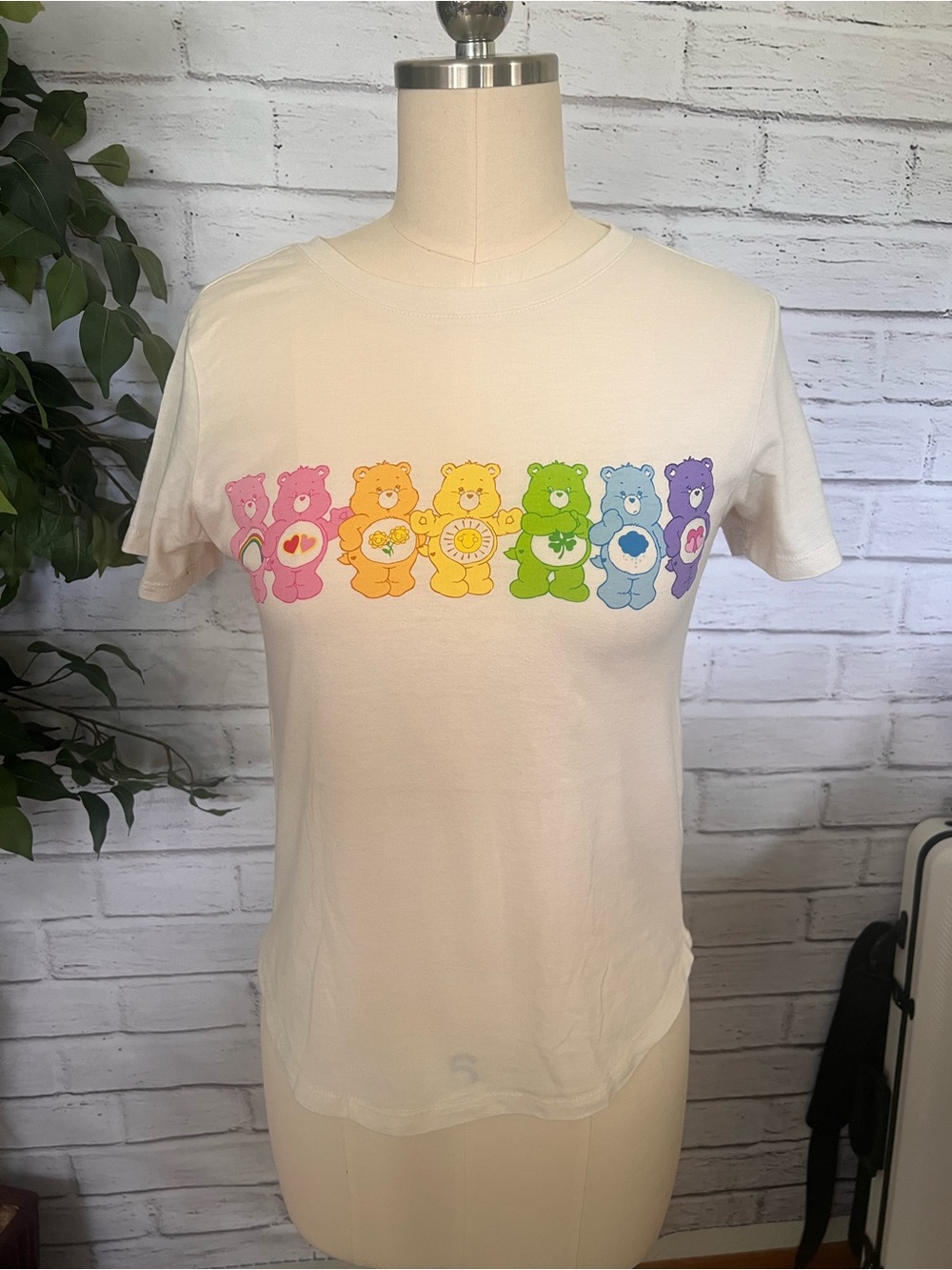 CarebearTee with Rainbow Bear Graphic Sz Sm Women